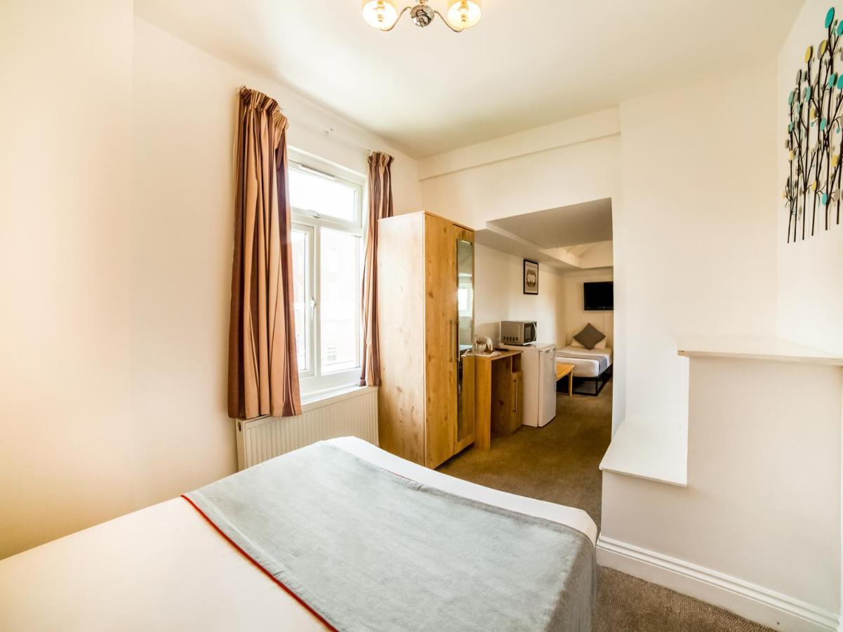 Oyo Tamtam Acton Hotel Londra Esterno foto